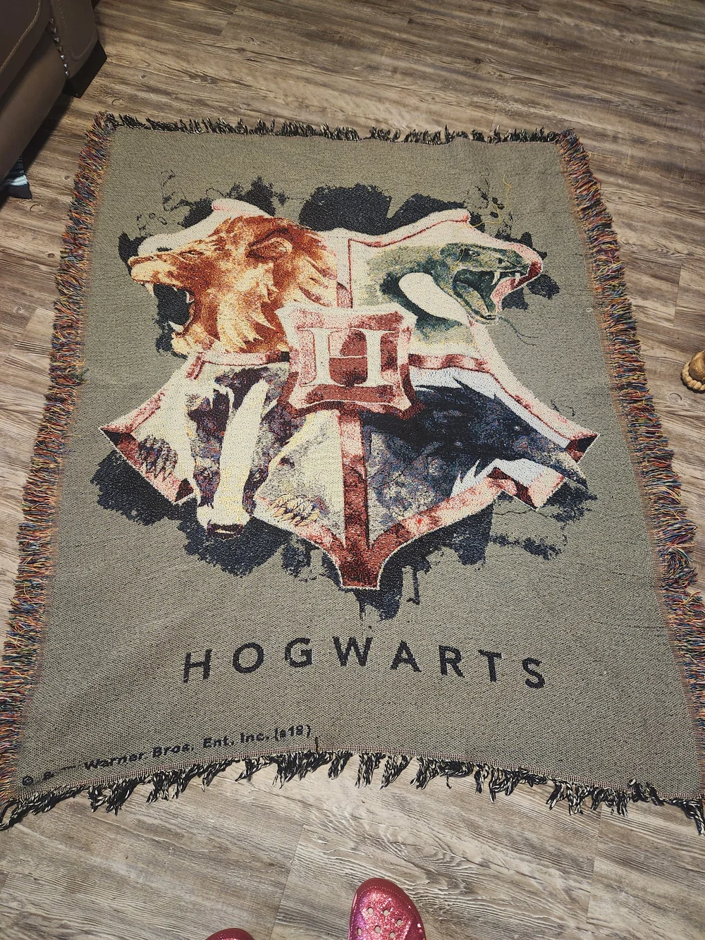Hogwarts Crest Throw Blanket - Multi-Color Does Have A Couple Of Small Snags